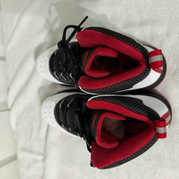 Air Max Darwin 360 5.5yWhite / Black - Varsity Red m63667357629_1.jpg main image 4